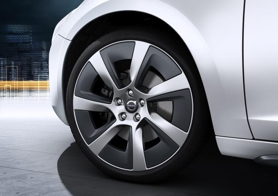  Volvo V60 Plug-in Hybrid 2011 года  (фото 27 из 68)